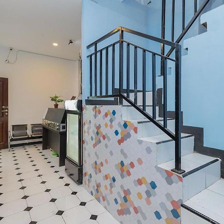 Reddoorz Near Mayapada Hospital สุราบายา ภายนอก รูปภาพ