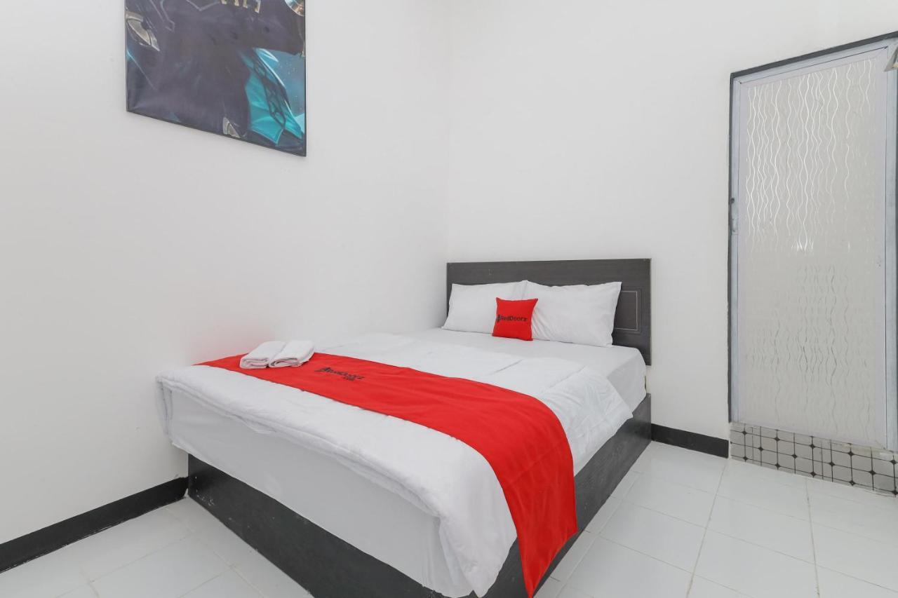 Reddoorz Near Mayapada Hospital สุราบายา ภายนอก รูปภาพ