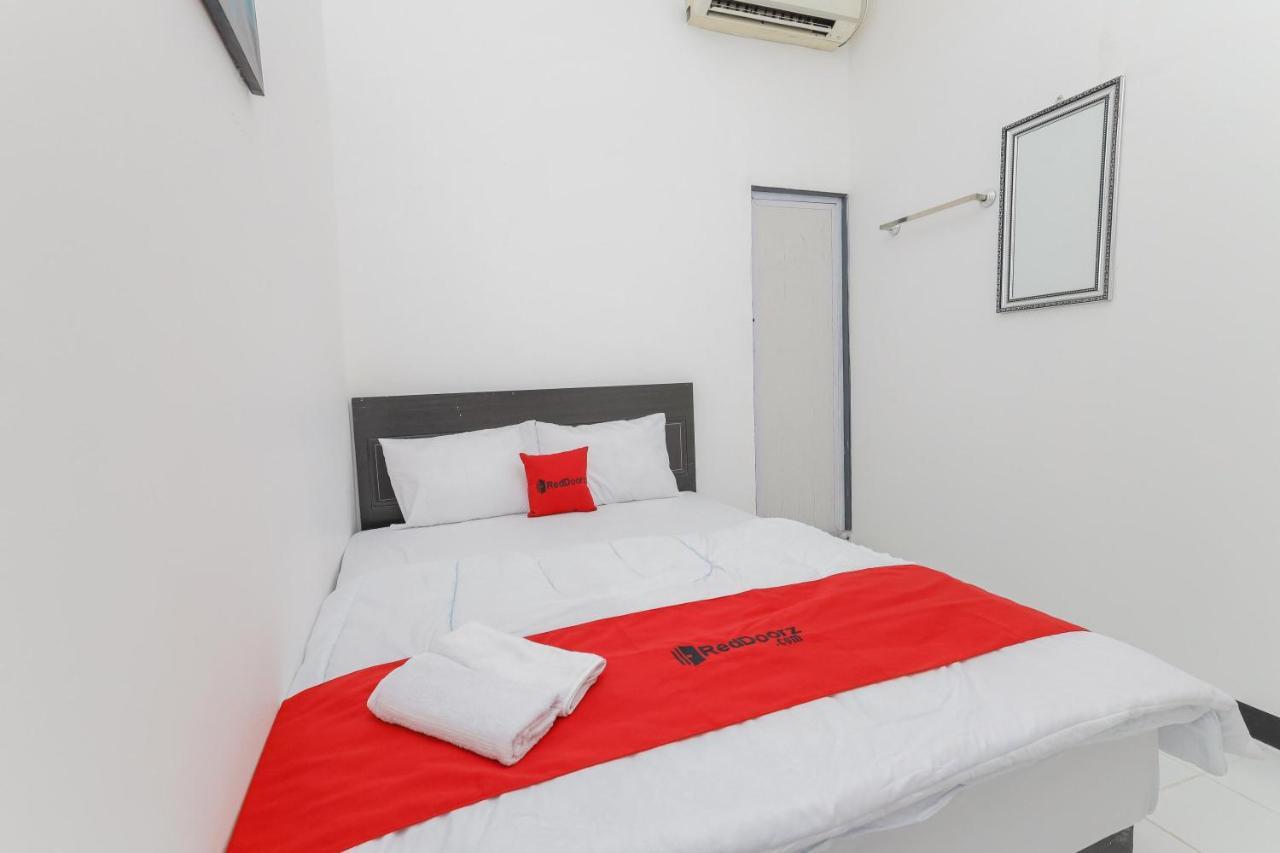 Reddoorz Near Mayapada Hospital สุราบายา ภายนอก รูปภาพ