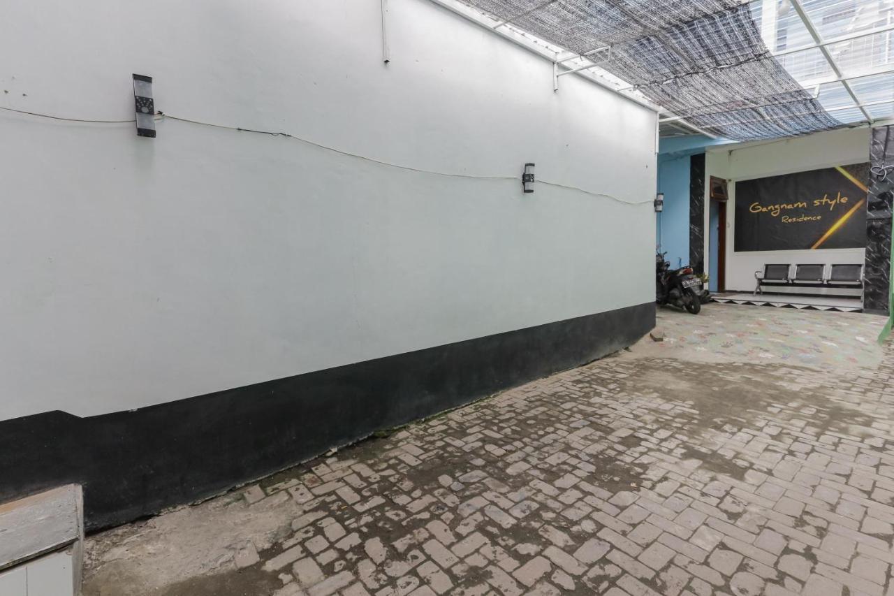 Reddoorz Near Mayapada Hospital สุราบายา ภายนอก รูปภาพ